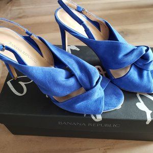 Banana Republic Blue Suede Pump